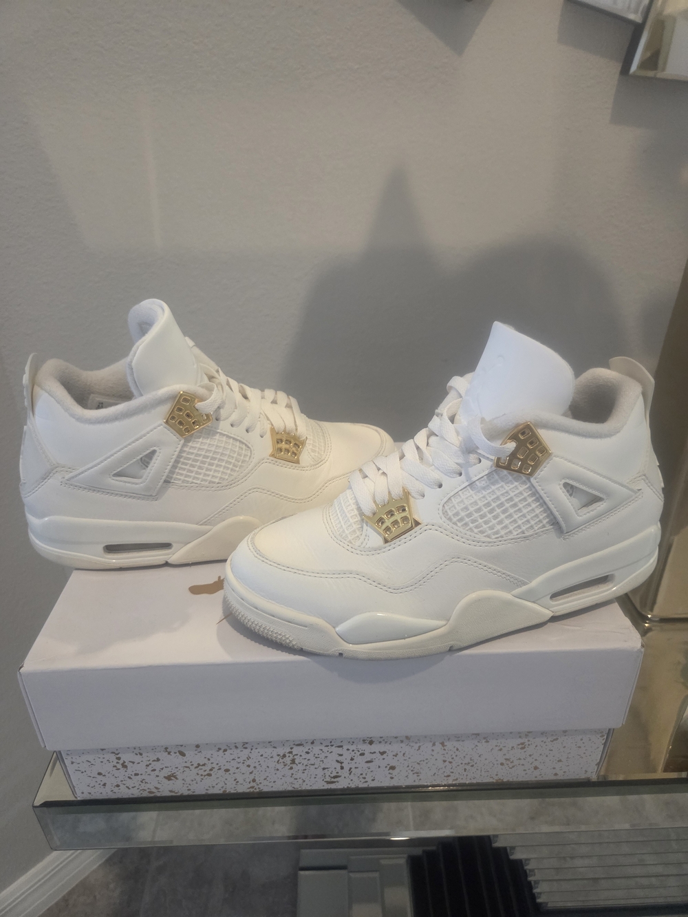 Nike Women's Air Jordan 4 Retro. Sail/Metallic Gold-Black